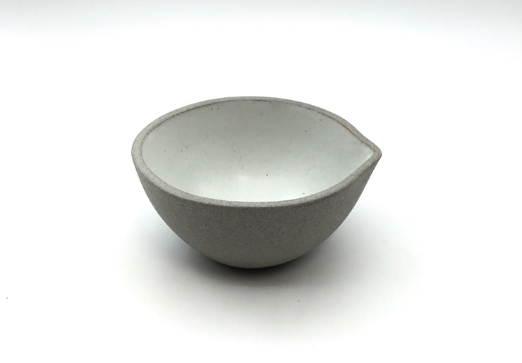 Enoki Pouring Bowl | 6" x 3" | Greystone/Snow White