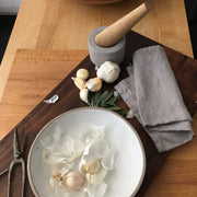 Use it for garlic, juniper berries, pepper, etc ... it is small enough to fit in one hand which allows you to pour the content directly into the chosen container.
