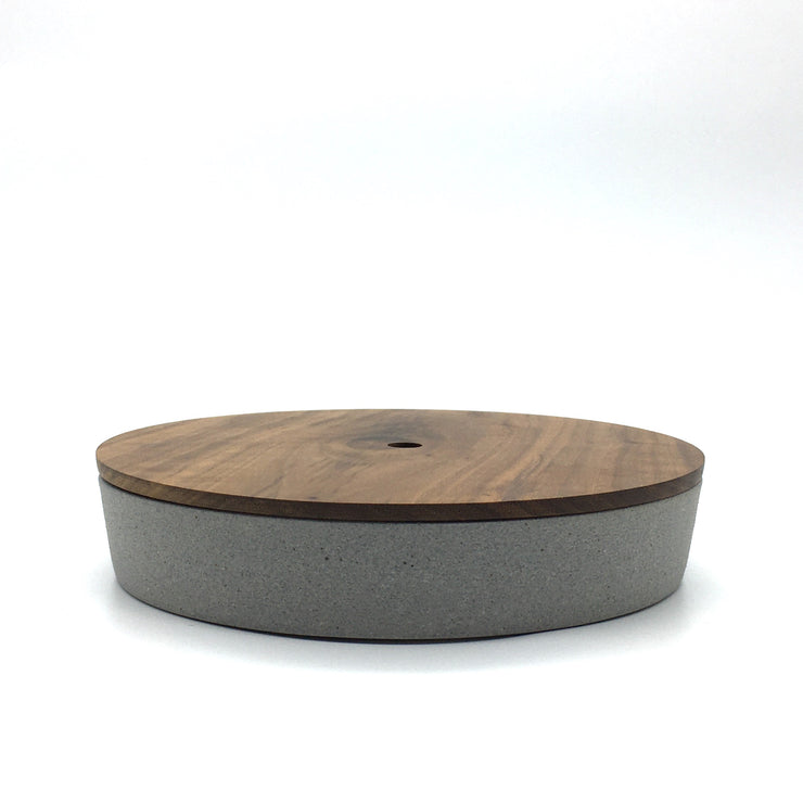 Part of the FS Collection, the FS BOX is a FS Cazuela with an hand-turned wooden lid. The hole in the center of the lid allows you to lift it easily with one finger. This versatile trinket box was originally designed to sit on desk or night stand, but it can be used anywhere in the house or office. 
