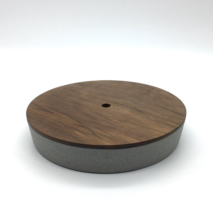 Part of the FS Collection, the FS BOX is a FS Cazuela with an hand-turned wooden lid. The hole in the center of the lid allows you to lift it easily with one finger. This versatile trinket box was originally designed to sit on desk or night stand, but it can be used anywhere in the house or office. 