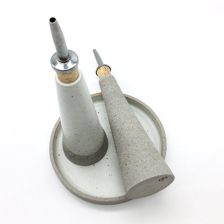 Mudra Cruet Set | Greystone/Snow White