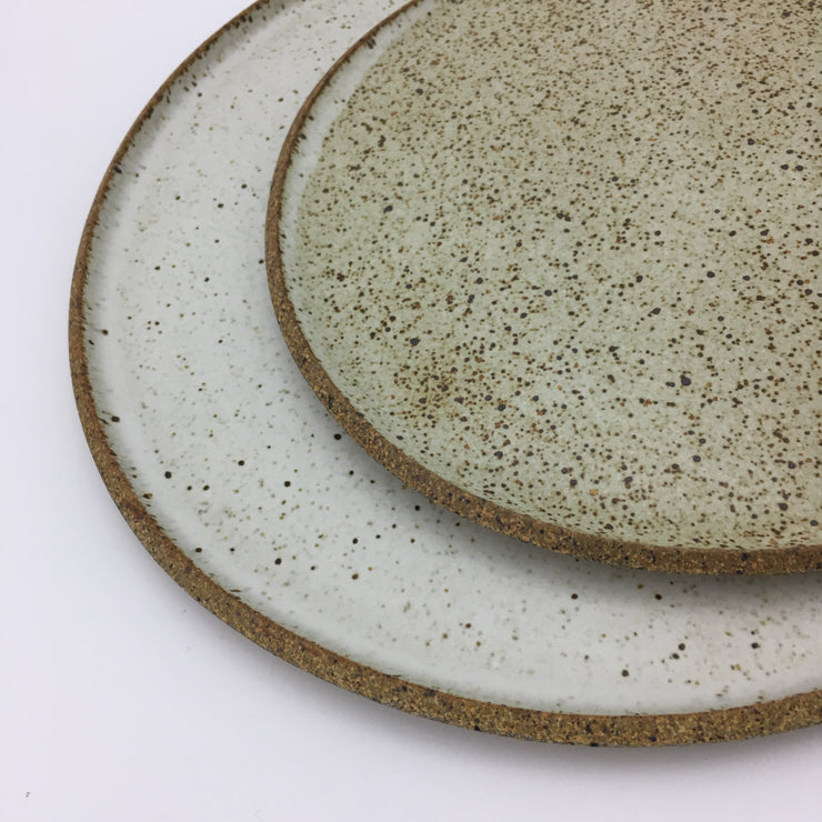 Stillness Plate | 8.5" | Sandstone/Snow White