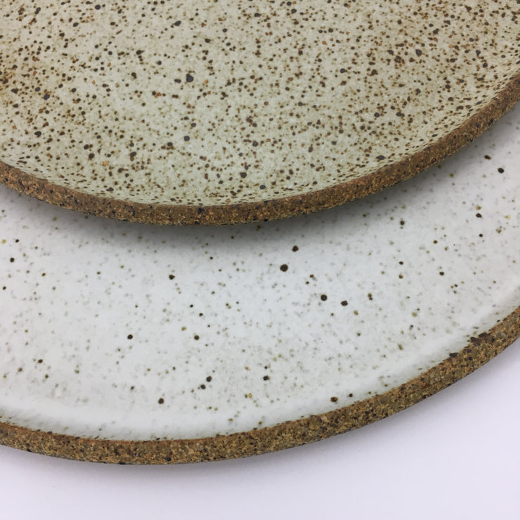 Stillness Plate | 8.5" | Sandstone/Snow White